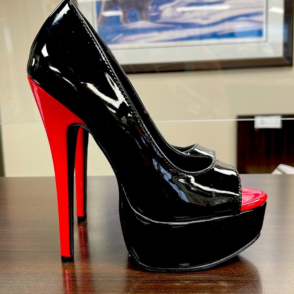 SOOOO SEXY! Ellie Peeptoe platform heel! Faux patent leather! - Picture 1 of 6